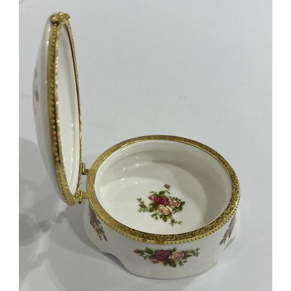 ROYAL ALBERT OLD COUNTRY ROSES PORCELAIN TRINKET KEEPSAKE JEWELRY BOX GOLD TRIM - Picture 4 of 7